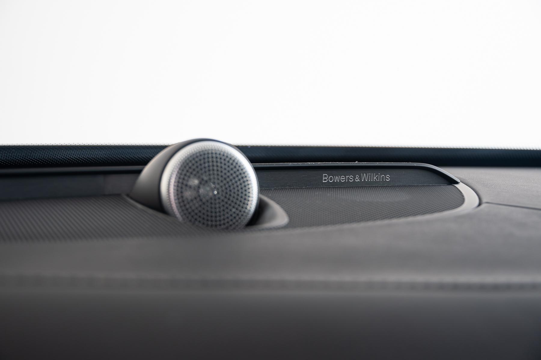 Sensus Connect met Premium Audio by Bowers & Wilkins